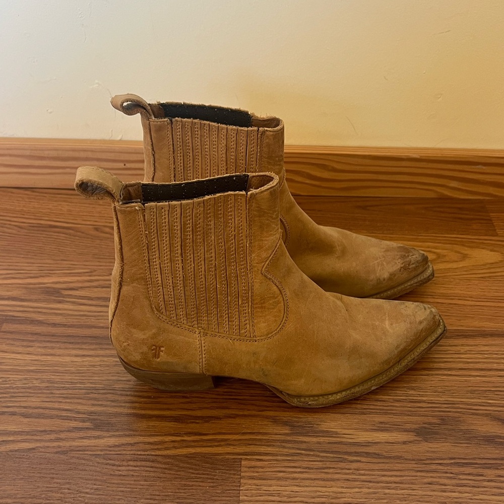 Frye Sacha Chelsea Boots